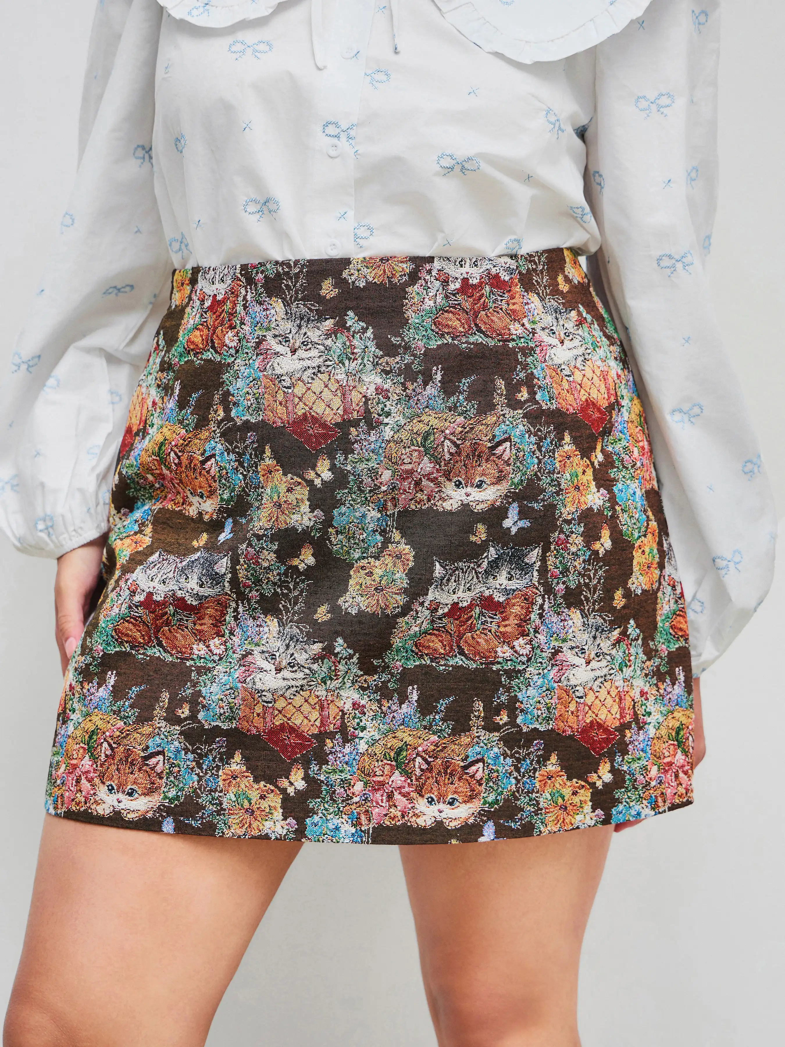 Jacquard Mid Rise Floral Cat Graphic Mini Skirt Curve & Plus