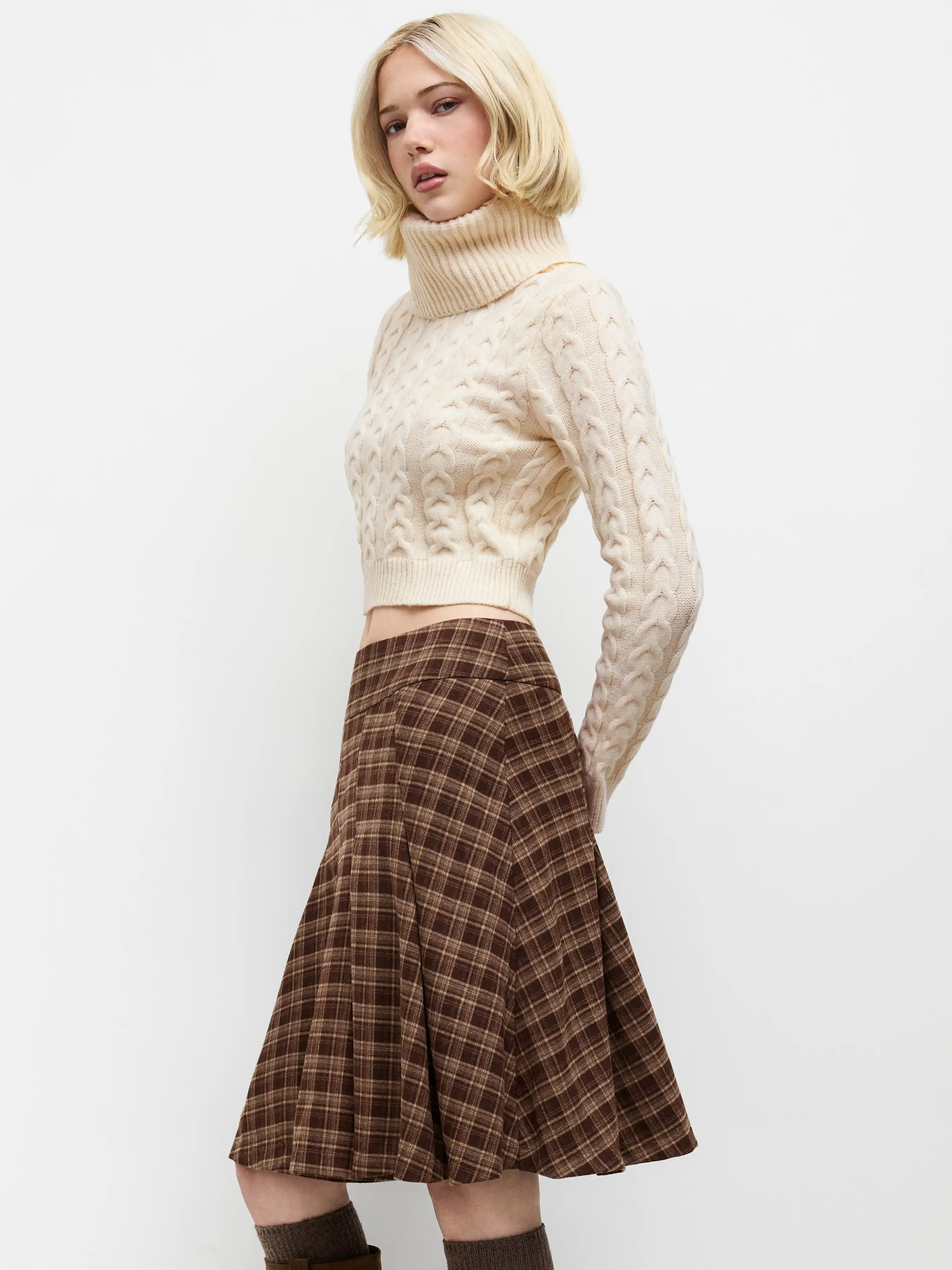 8811-cable-knit-high-neck-long-sleeve-crop-top-1.webp