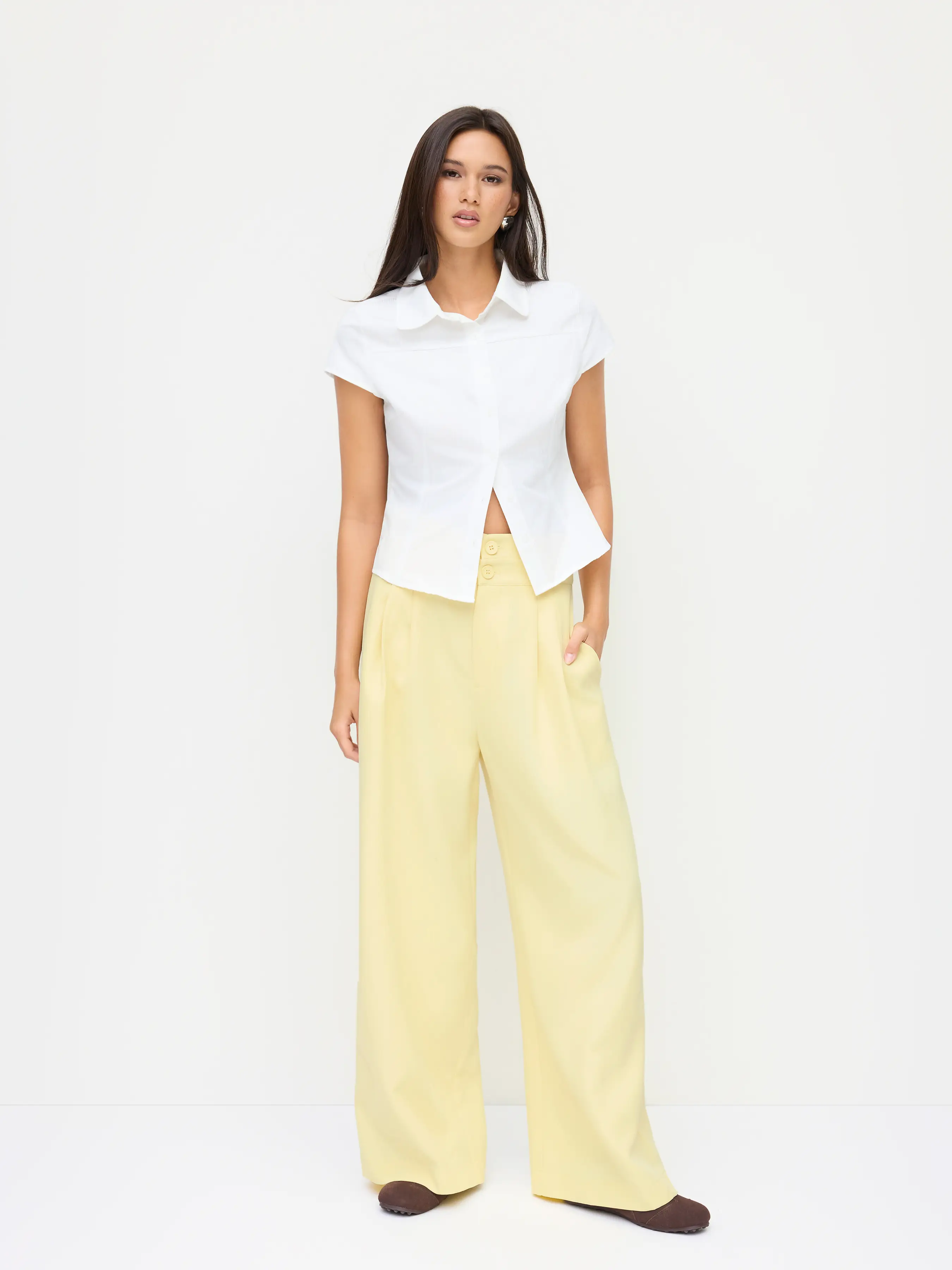 8998-high-rise-double-button-pleated-wide-leg-trousers-1.webp