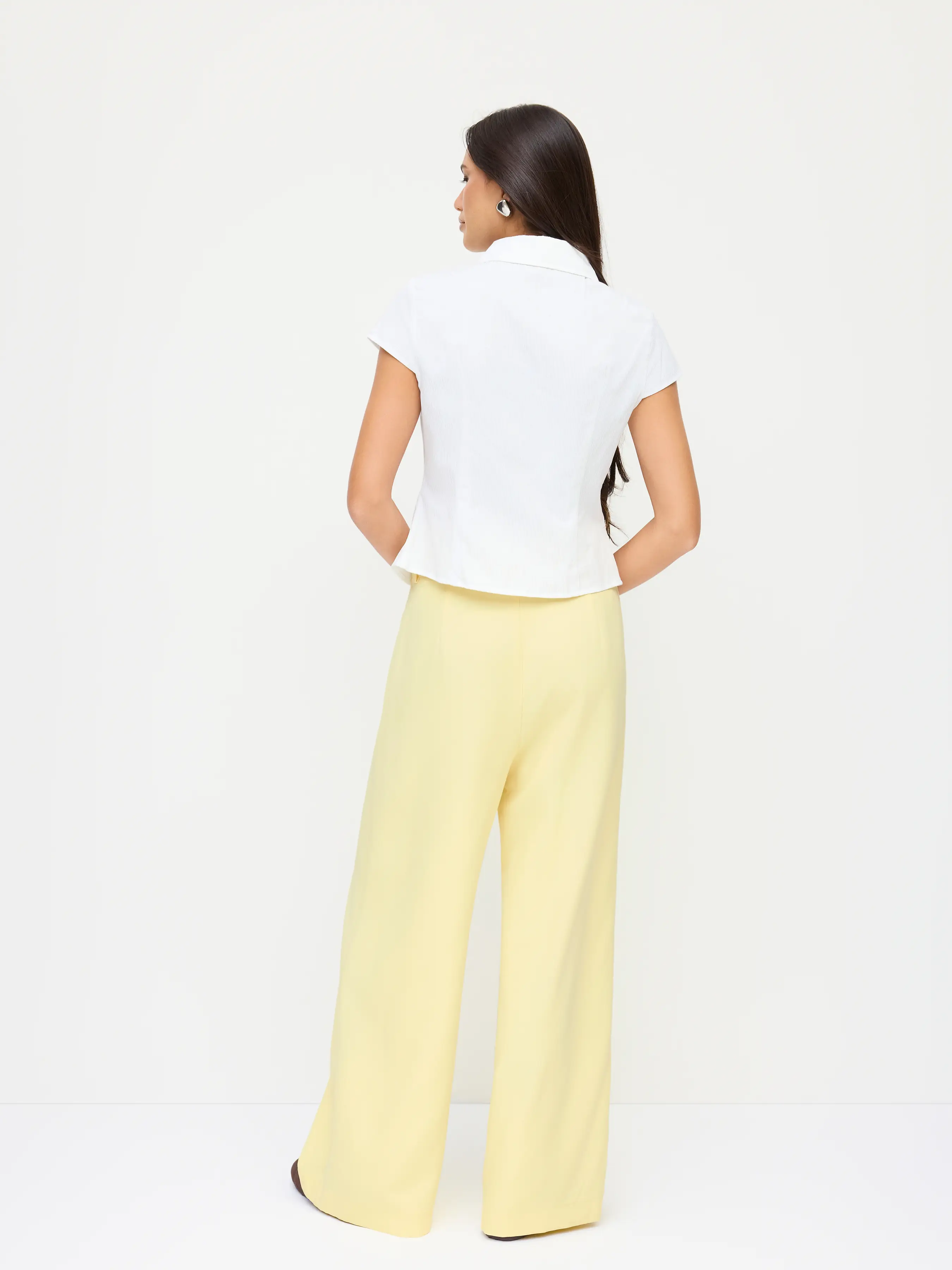 8998-high-rise-double-button-pleated-wide-leg-trousers-1.webp
