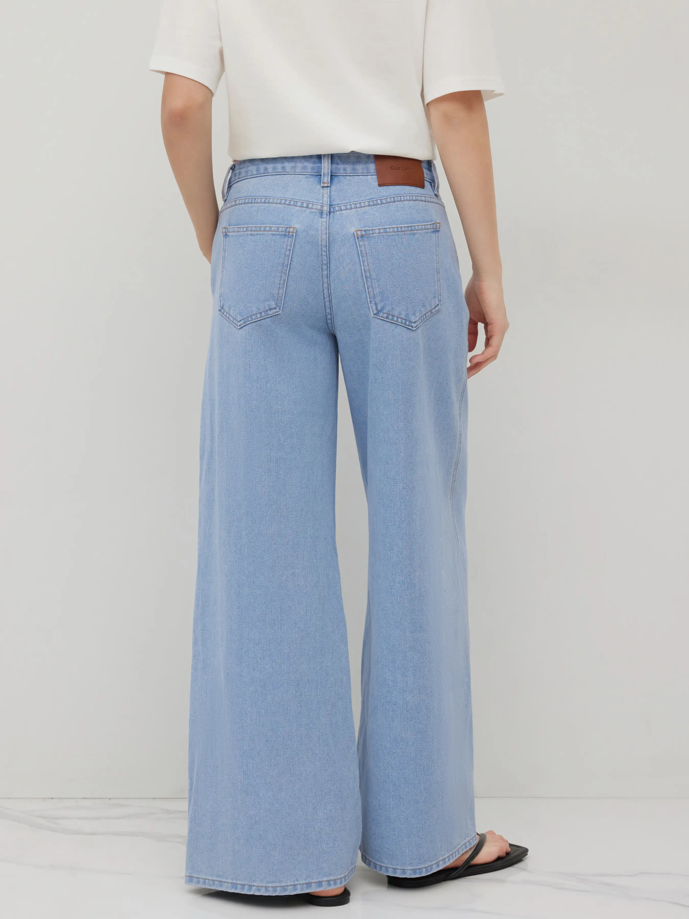 9093-cider-denim-low-rise-wide-leg-jeans-1.webp