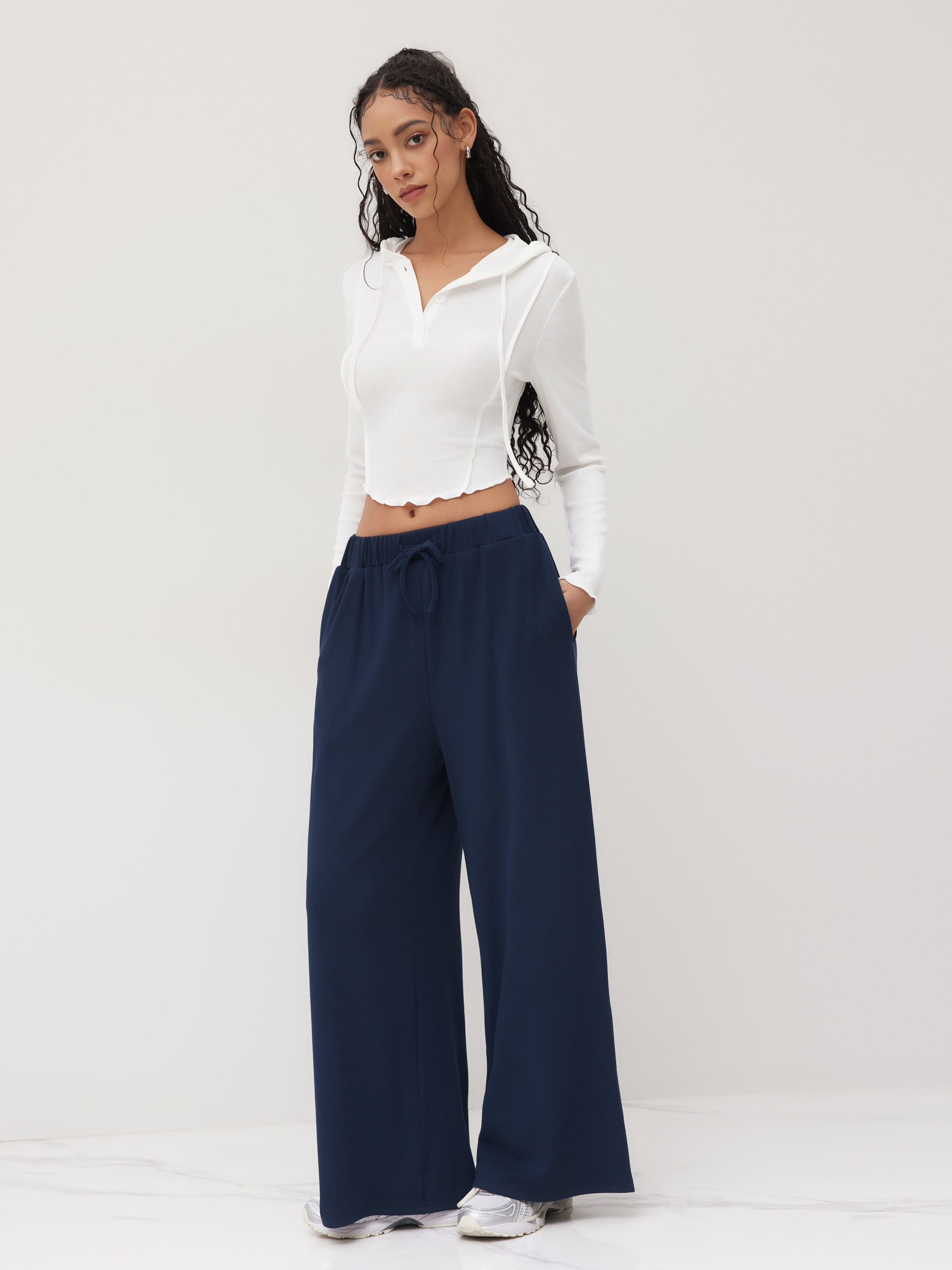 Hooded Solid Top & Mid Rise Pocket Wide Leg Trousers Set