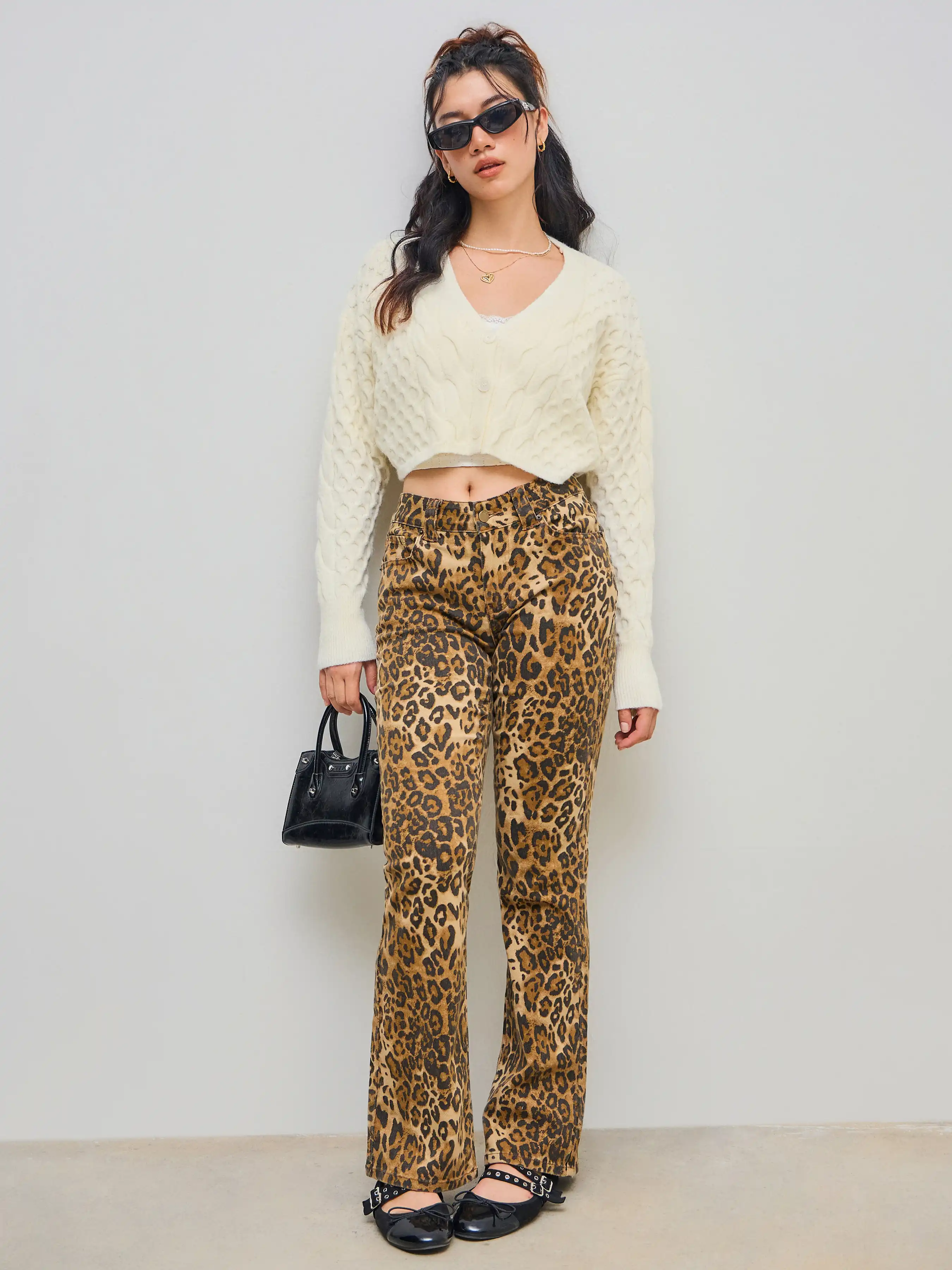 9224-cable-knit-v-neck-oversized-cardigan-1.webp