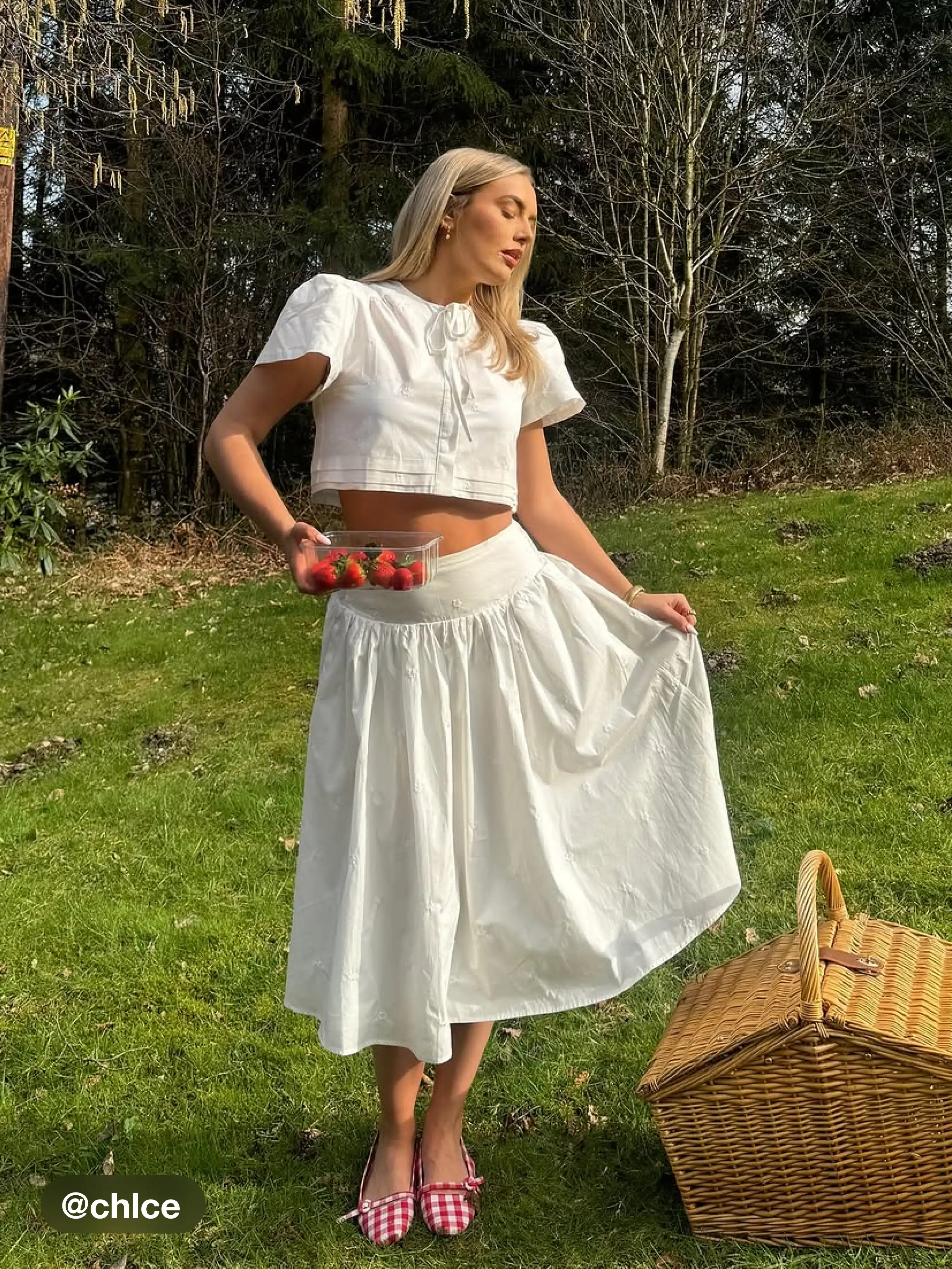 100% Cotton Floral Embroidery Knotted Crop Shirt