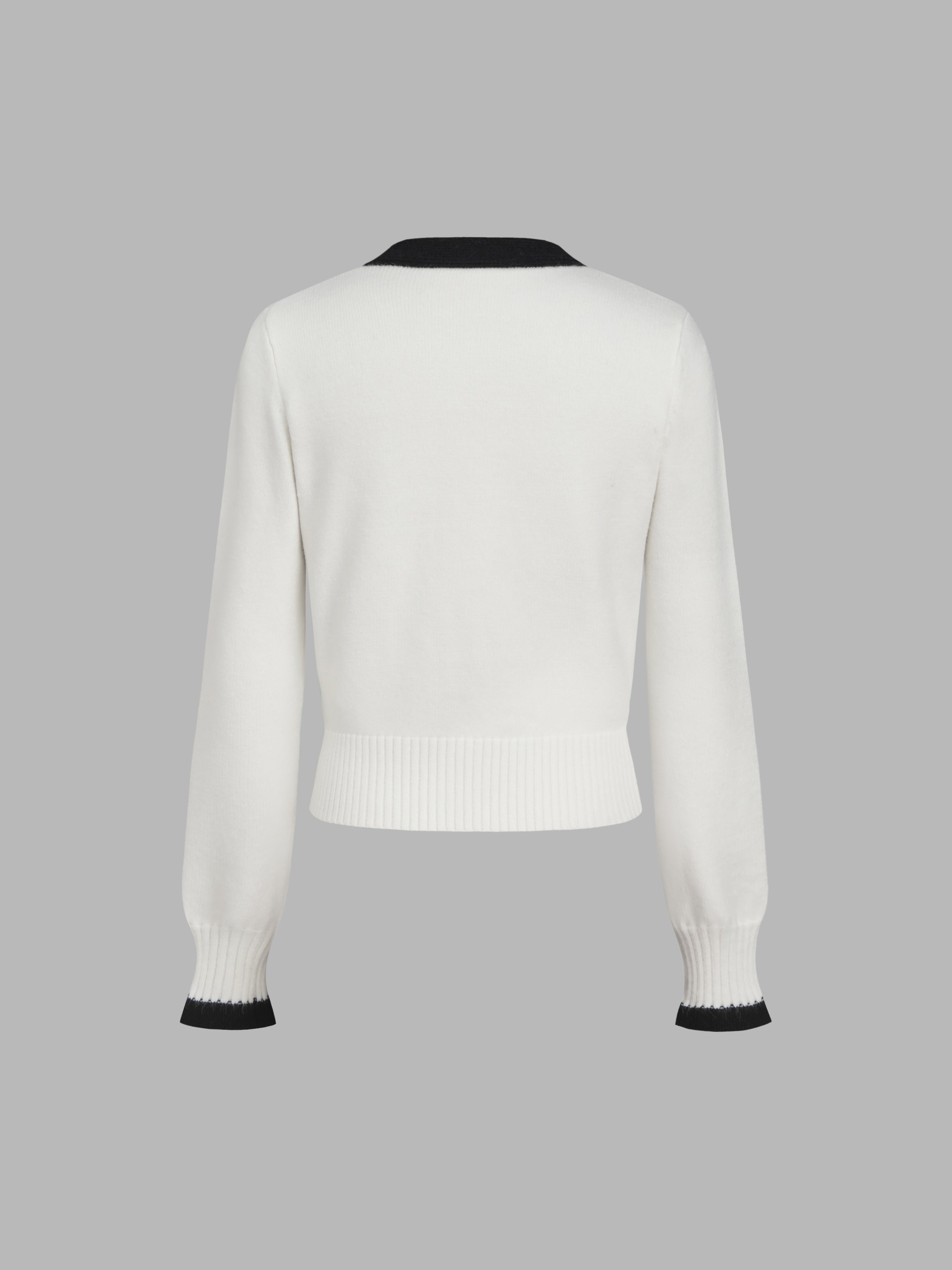 9382-knit-v-neck-contrasting-binding-top-1.webp