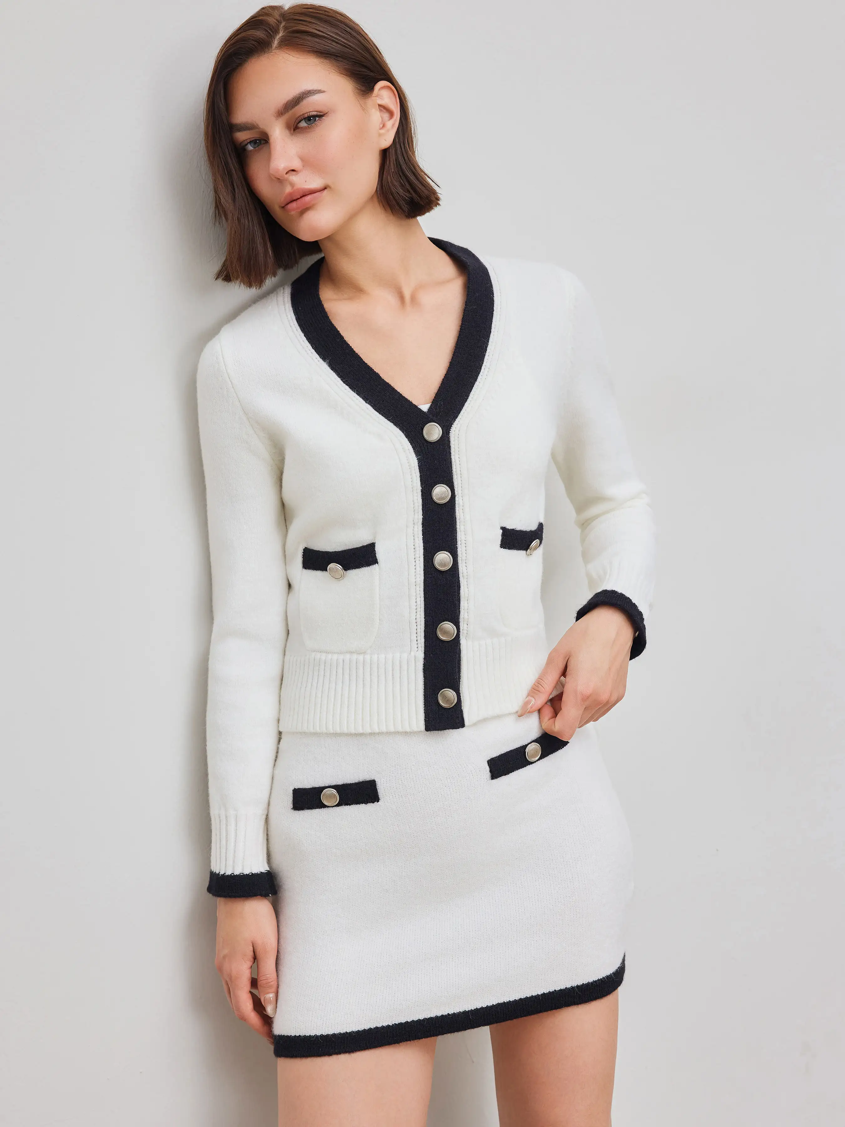 9382-knit-v-neck-contrasting-binding-top-1.webp