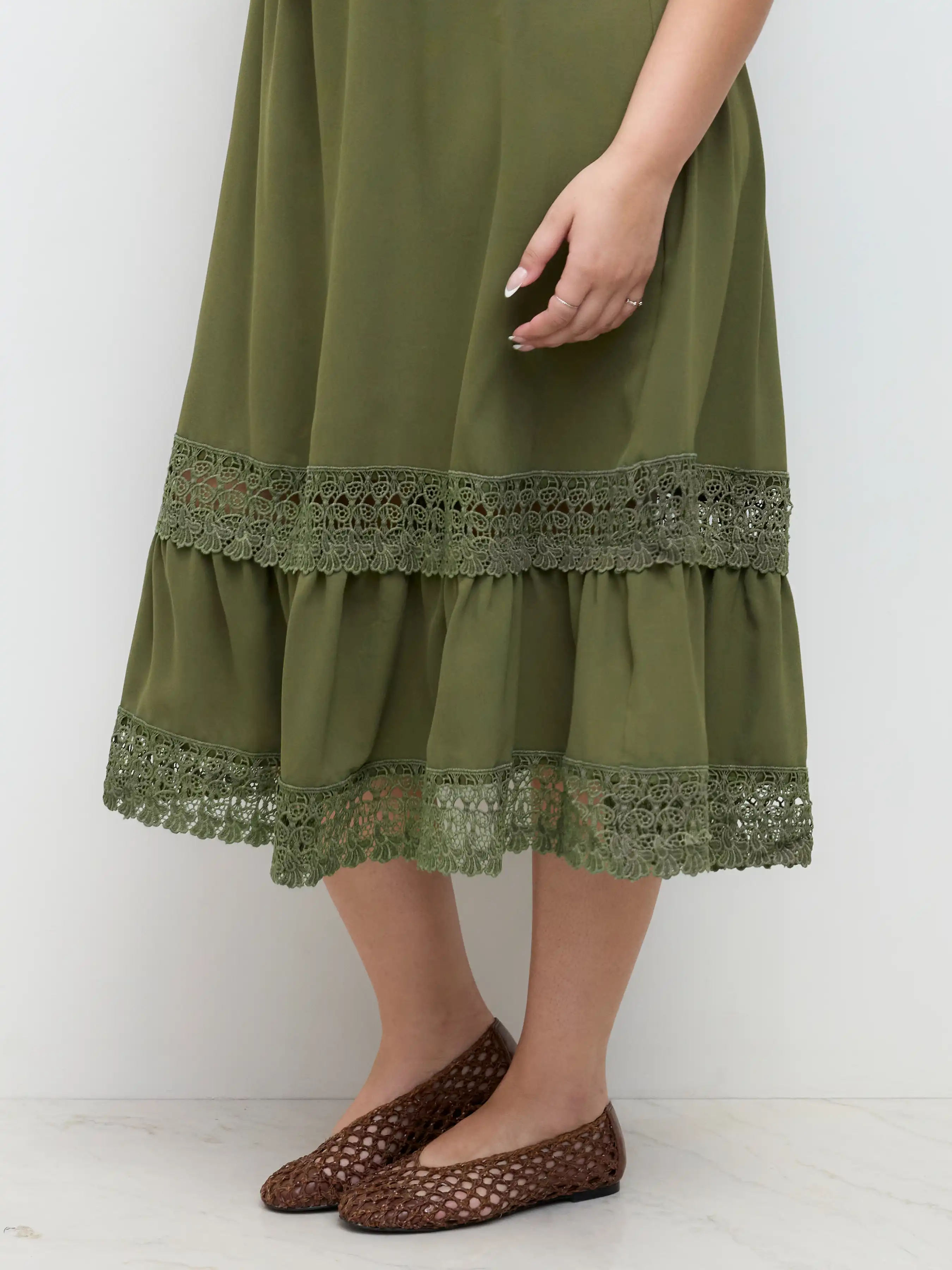 9758-chiffon-square-neck-bowknot-lace-trim-maxi-dress-curve-plus-1.webp